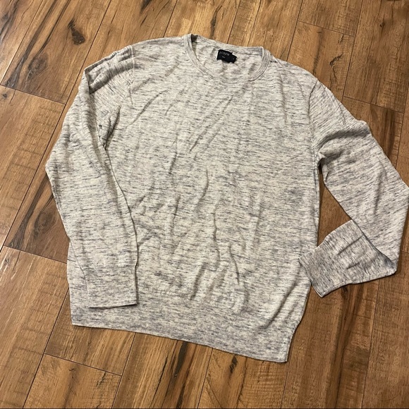 ⭐️Classic J. Crew Crewneck⭐️ - Picture 2 of 4